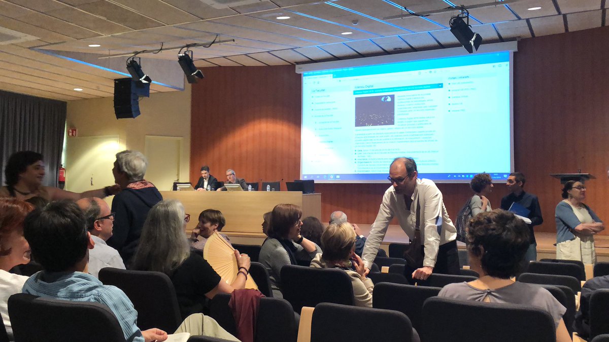 NUBILUMsmartDOC's tweet photo. Tot està a punt! #IntensiuDigital @FBiD_UB https://t.co/4dxdBwJMkh