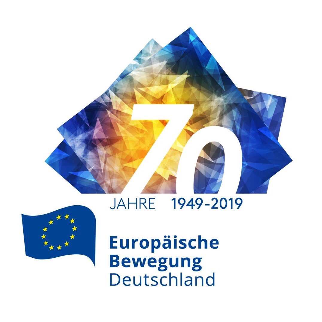 KnappManuel's tweet photo. Egal ob in der #DiplomatieEU, den europäischen Institutionen, oder der europäischen Zivilgesellschaft - das @NetzwerkEBD ist eine zuverlässige Partnerin bei der Vermittlung + Aufrechterhaltung europäischer Werte. Danke an #EBDVor und #EBDTeam für 70 Jahre #EUinDE
#EBD70 #WerteEU https://t.co/IwfVziW2dw