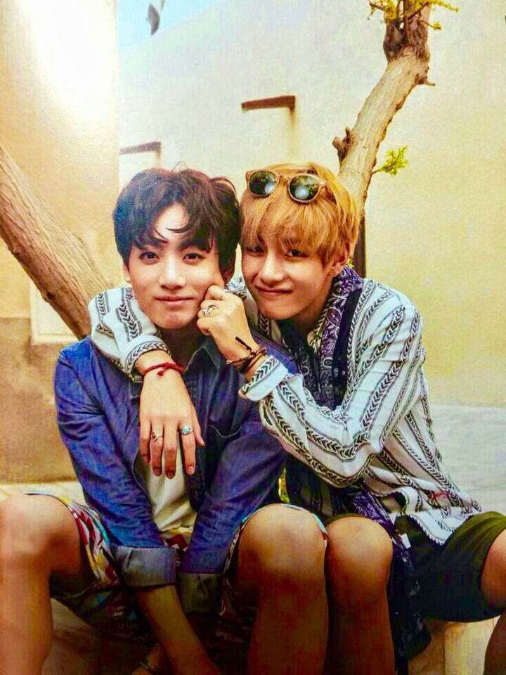 Tkookie11's tweet photo. @bunnyjeonjg Taekook is my fav ship https://t.co/zsMcdFtnRQ