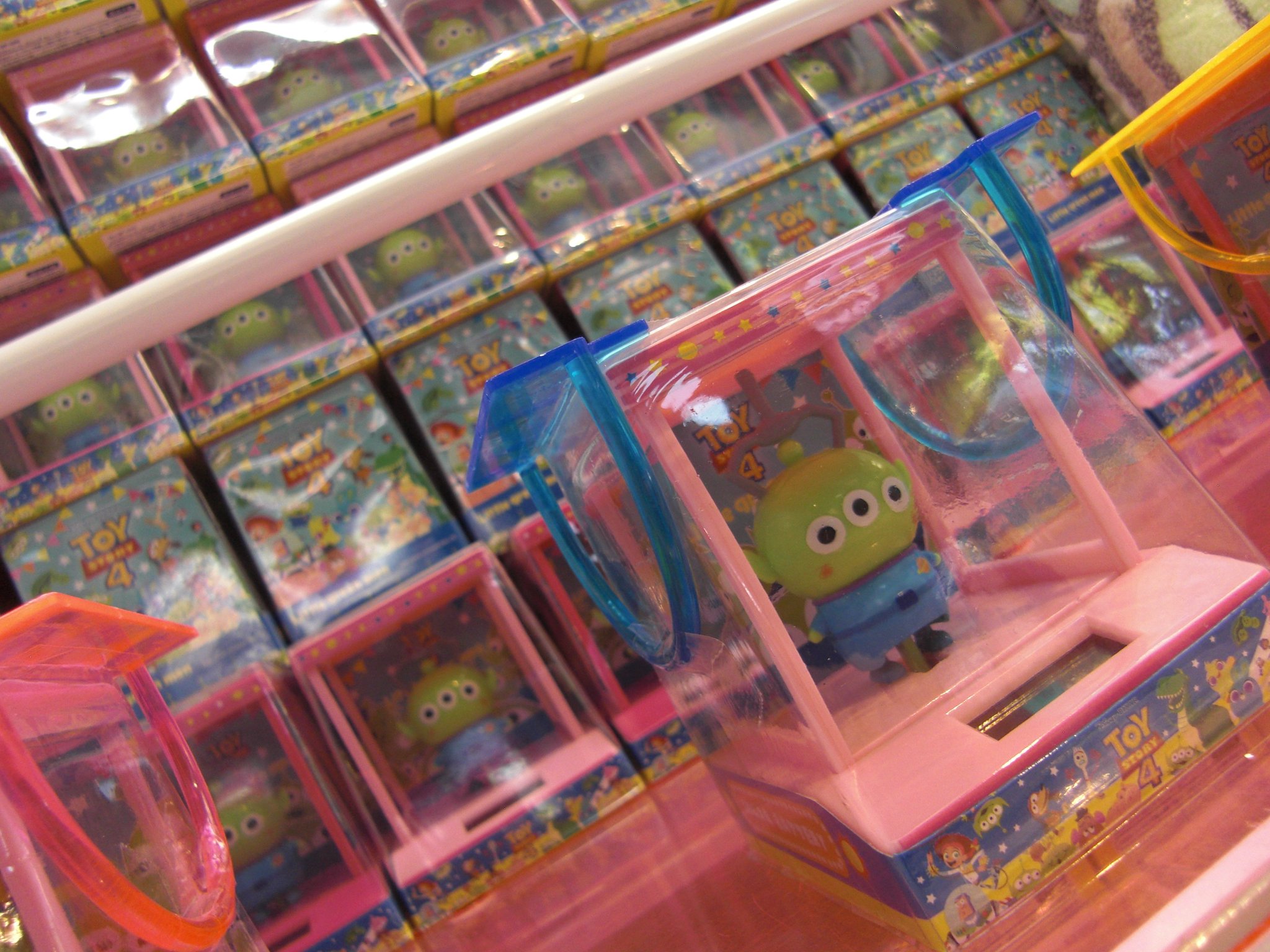 ট ইট র パルケ デ アミーゴ 山形 プライズ 新入荷景品 こんにちは 今日は可愛らしい景品が入ったので呟きますネ トイストーリーの人気キャラ リトルグリーンメンのソーラーフィギュアが入荷です 原作さながらの可愛さでカクカク動きますヨ ぜひ