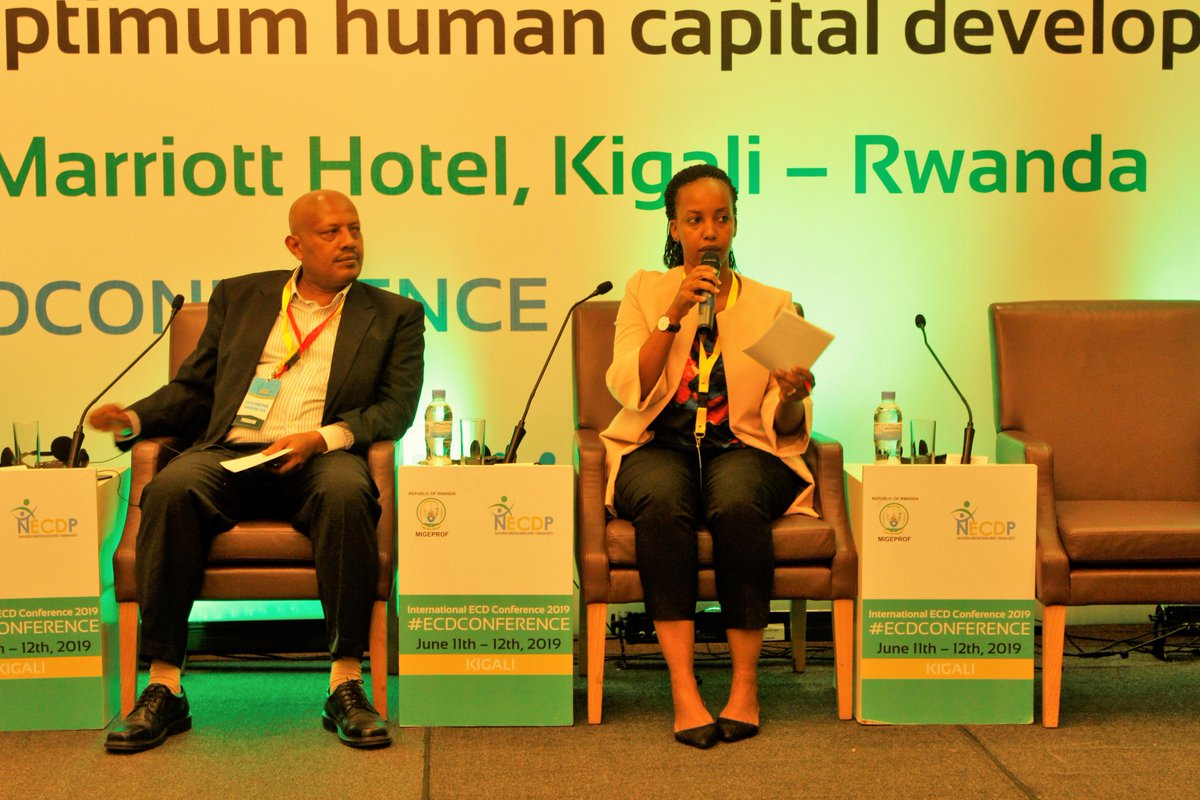 GCommunitiesRw's tweet photo. @GCommunitiesRw #USAIDTwiyubake presented “Improving nutritional outcomes for young children identified with malnutrition through community and household level interventions” at the #ECDCONFERENCE #NECDP #Rwanda https://t.co/5cfDe8CAZZ