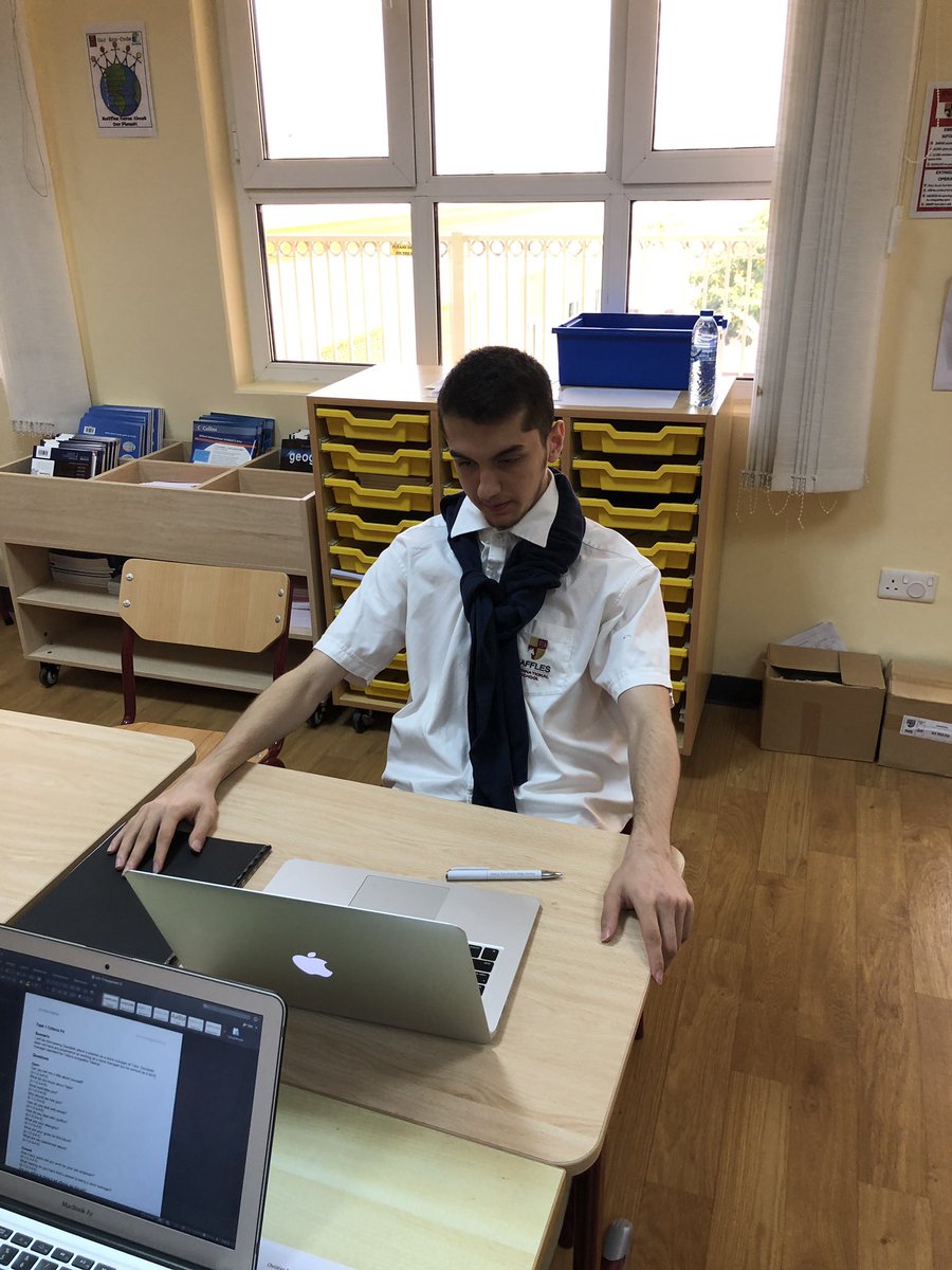 Interesting approach to interview practice in BTEC this morning - not sure about the tie!  #RafflesISBTEC <a href="/RaffISsixthform/">Sixth Form | Raffles International School</a>