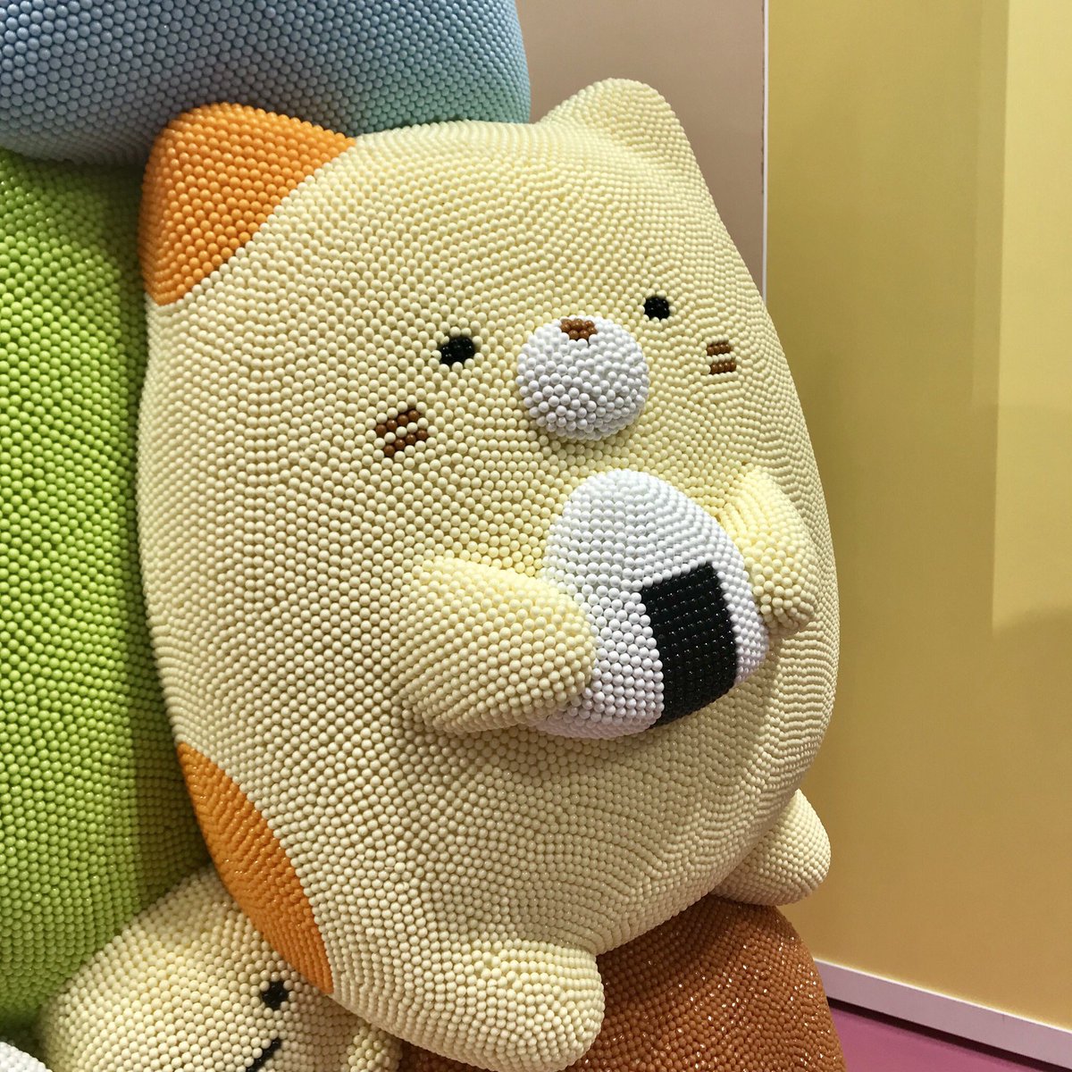 Epoch Official A Twitter 今週末は 東京おもちゃショー19 の一般公開です エポック社ブースでは アクアビーズ で作った大きな すみっコぐらし が登場 一緒に写真がとれるよ 入場無料 東京おもちゃショー おもちゃショー すみっコぐらし すみっこ