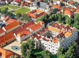 czech_net's tweet photo. 61st #Smetanova #Litomyšl: 13th June - 7th July 2019, #festival is the second oldest #music festival in the #CzechRepublic, and at the same time it is among the largest regular classical music festivals held in the #country https://t.co/nyyIQMIrSd @smetanalitomysl @VisitCZ https://t.co/yZNrl5BUWZ