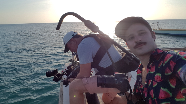 ViajerasconB's tweet photo. Un selfie en el agua que baña Zanzíbar. ¿Why not? Estamos detrás de las cámaras de #ViajerasConBZanzibar, destino que hemos explorado juntxs con @Martahazas
@bthetravelbrand
@laSextaTV
📷 @A_D_Romano
#ViajerasConB3 #ViajerasConBMakingOf https://t.co/cN97pkdSO8