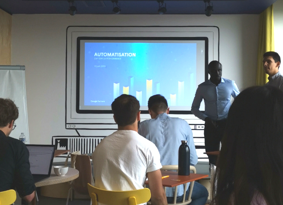 JustSearchFr's tweet photo. Aujourd’hui l’équipe #SEA de @JustSearchFr assiste à un événement #Google 👩💻👨💻
Au programme : l’automatisation des campagnes #GoogleAds et en particulier les dernières innovations en matière d’enchères intelligentes #SmartBidding et #SmartCreatives 👌 https://t.co/So5H8Ddkko