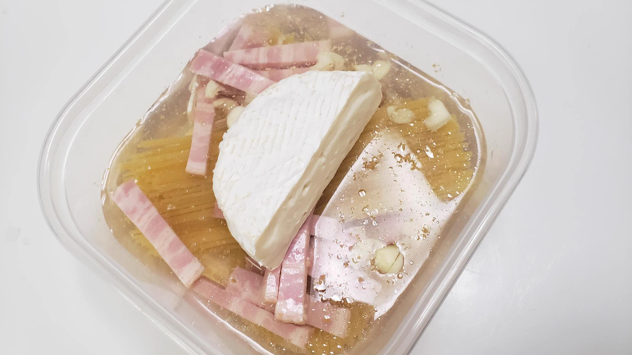 「半熟カマンベールカルボナーラ」／レンジで最高級レストランの味!!