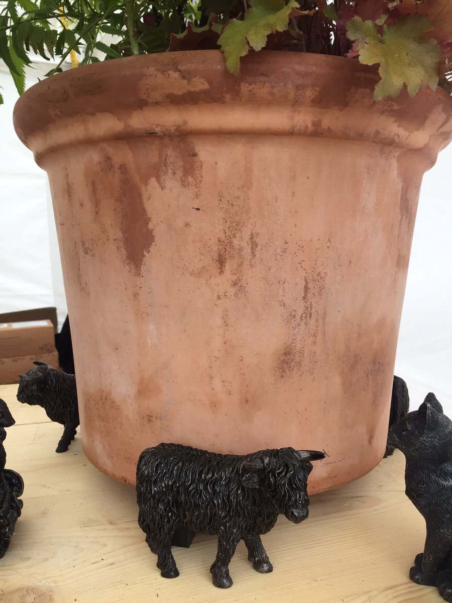 At Gardeners World Live for the 2nd year, we are outside this year E90 opposite the Band Stand. Here until Sunday, which is of course Father’s Day, so if you still haven’t treated your Dad, Potty Feet make an unusual gift. #GardenersWorldLive #pottyfeet #fathersdaygifts #potfeet