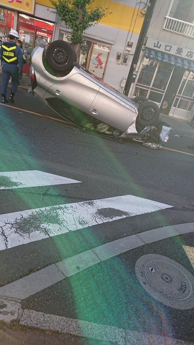 横転事故 東京都葛飾区鎌倉３丁目５８ ７ 柴又街道で車が横転 どうしてこうなった まとめダネ