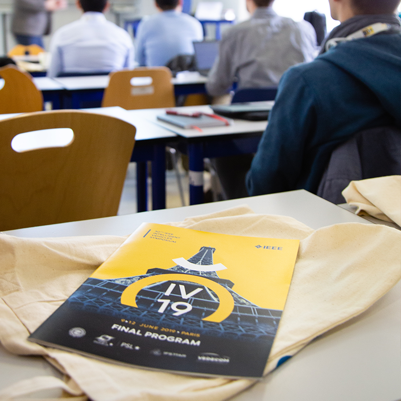 Mines_Paris's tweet photo. Retour en images sur la 30e édition @ieeeiv2019 #IntelligentVehicles Symposium coordonné par le centre de #robotique, @Ifsttar et @vedecom. 
Plus de 500 participants réunis autour des avancées des #VéhiculesAutonomes 🚗🧠
©Thibaud Vaerman
#IV19 @itssieee @Arnaud_LF #innovation https://t.co/x8FQVbkYx9