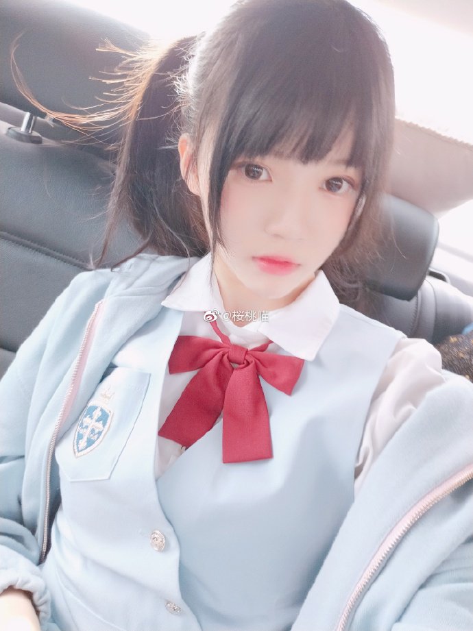 这是谁家小宝贝
这么可爱 ớ ₃ờ 

#女子高校生 https://t.co/Cqs0Ej7afc