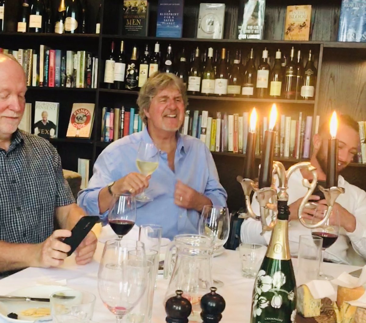 SarahMadisson's tweet photo. Fun times at a @SamphireClub evening do with @johnharveyguru and a bunch of local business reprobates! Fun times were by all ๐. #exeter #business #networking #notnetworking https://t.co/Qi0bOmQWjL