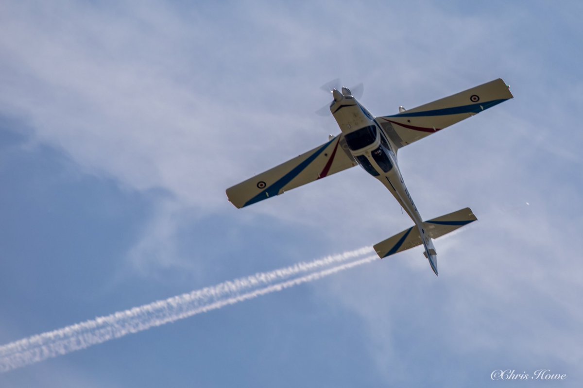cjh3051's tweet photo. Tutor Display #avporn #avgeek #aviationphotography #aviation #aircraft #airshow #canonaviation #duxford #grob #g115e #grobtutor #liveforthestory #planespotting #photography #potn #royalairforce #sigmaphoto #sigmauk #teamcanon #tutor @RAFTutorDisplay @RoyalAirForce https://t.co/8OgrL3Mnpq