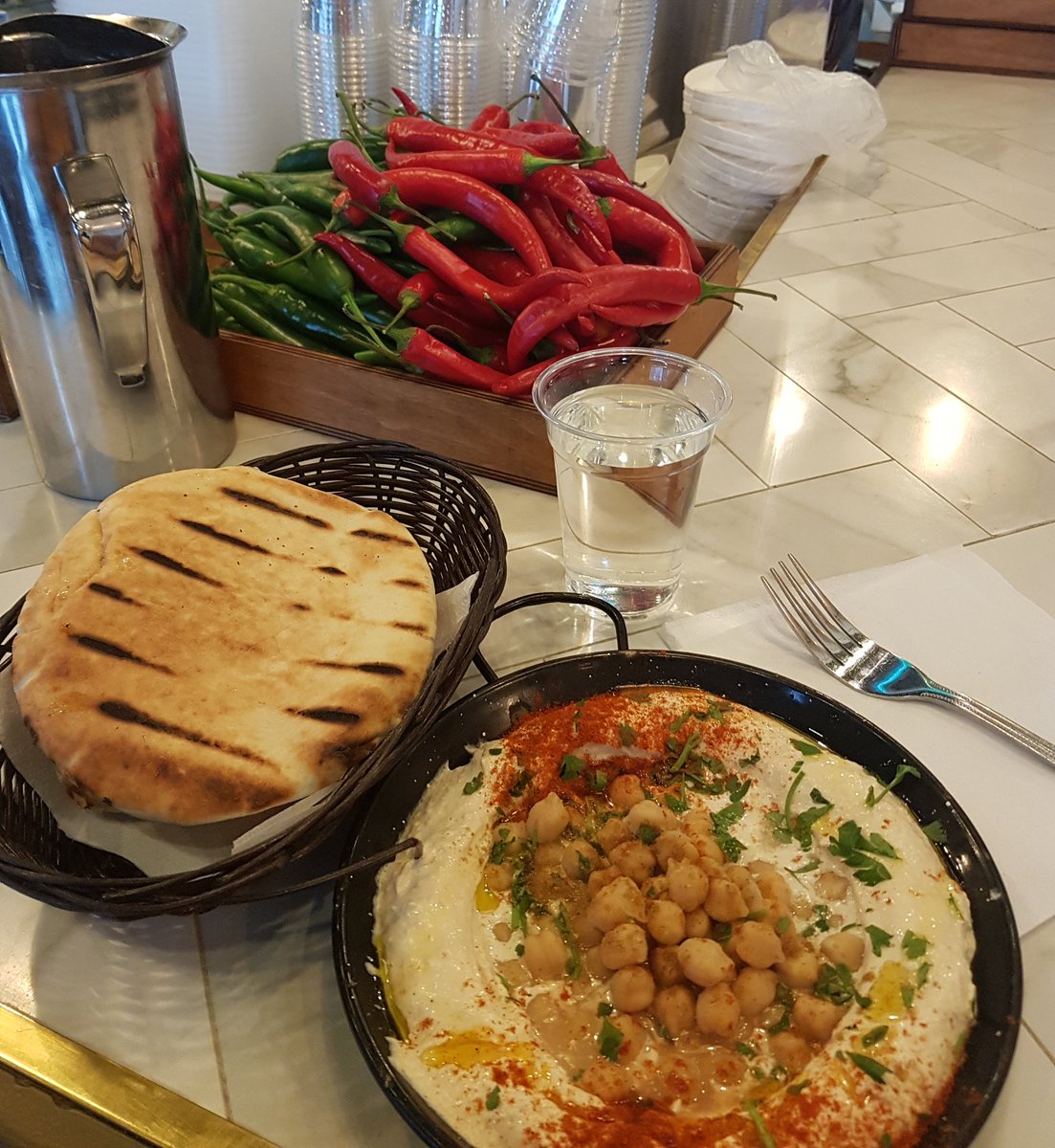 culture_il's tweet photo. Real good #HUMMUS, worth the trip to NW11. And the pitas! Absolutely the best in London. #delish #streetfood https://t.co/n6tXNhPbLr https://t.co/OANuyxvPrP