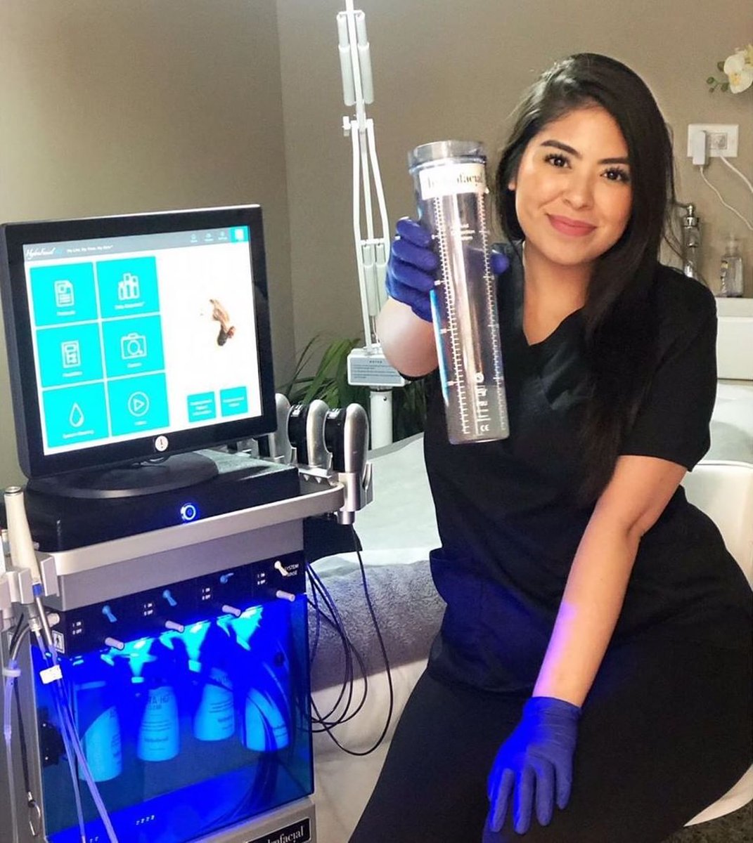 OrtadoguMedikal's tweet photo. Hava kirliliğinin, güneşin ve sağlıksız beslenmenin cildimizi olumsuz etkilediğini biliyoruz. HydraFacial bakımı sonrasında atık kutusunda tüm bu kalıntıları kendi gözünüzle görebilirsiniz... @ortadogumedikal #hydrafacial #hydrafacialmd #hydranation #hydrafacialtürkiye https://t.co/PpUAbNL6KQ