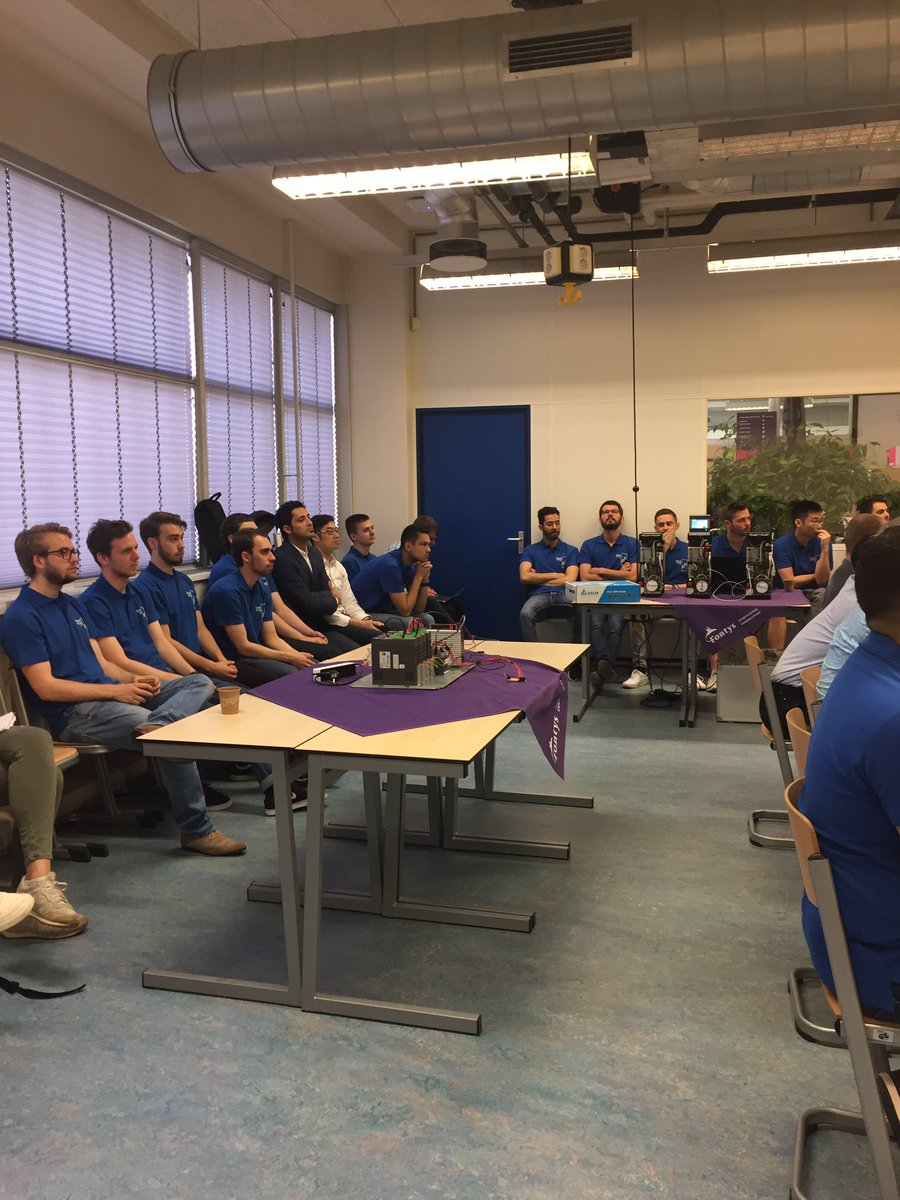 anneliesmoors's tweet photo. StudentenTeam @FH_Engineering @fontys Smart Wrist presenteert hun prototype waar ze mee naar China gaan deze zomer aan een delegatie van #delta en @ellahueting . Het team doet mee aan de wedstrijd #the 6th Delta contest. https://t.co/ZffXajwami