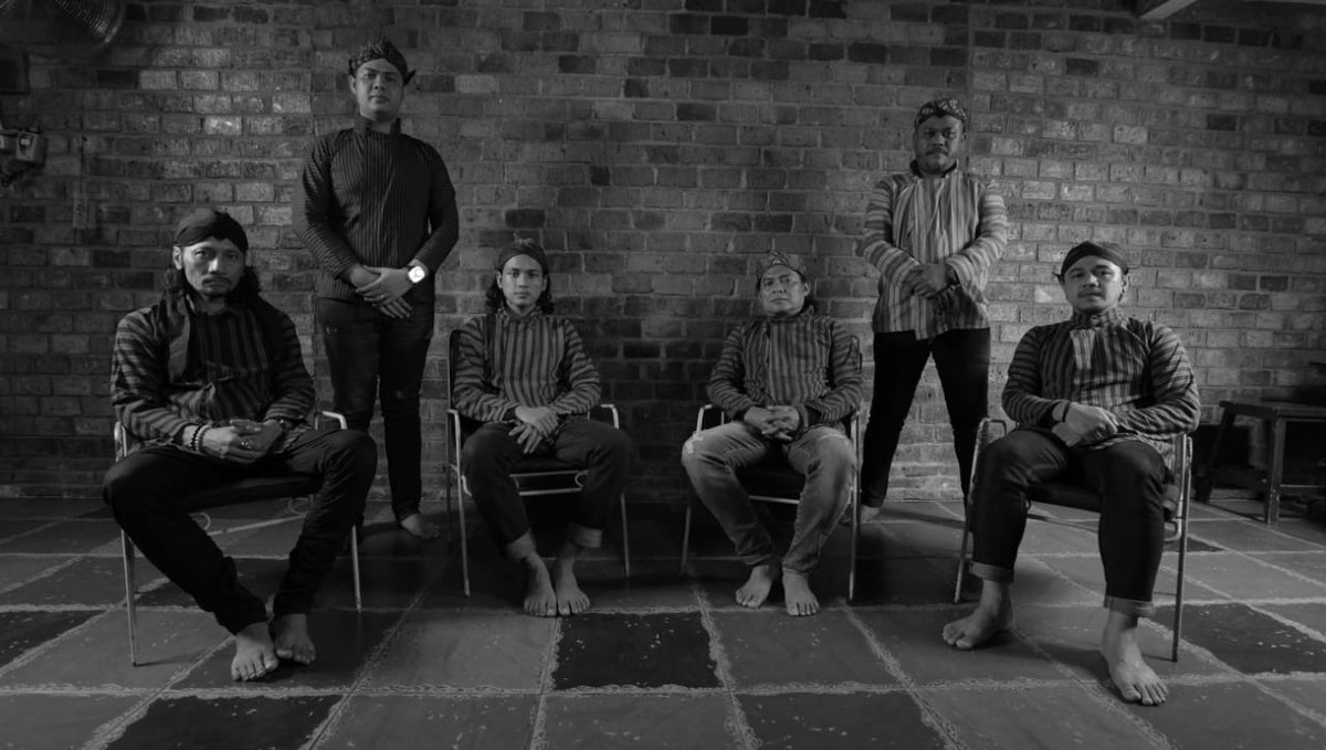 Kota-kota di Indonesia sarat dengan keragaman budaya selalu menghadirkan kesan mendalam.

#deolipaproject #KeTanahJawa

<a href="/deolipaproject1/">deolipaprojectofficial</a> 🎶📻🎧
<a href="/yusdiansyah/">@yusdiansyah</a>