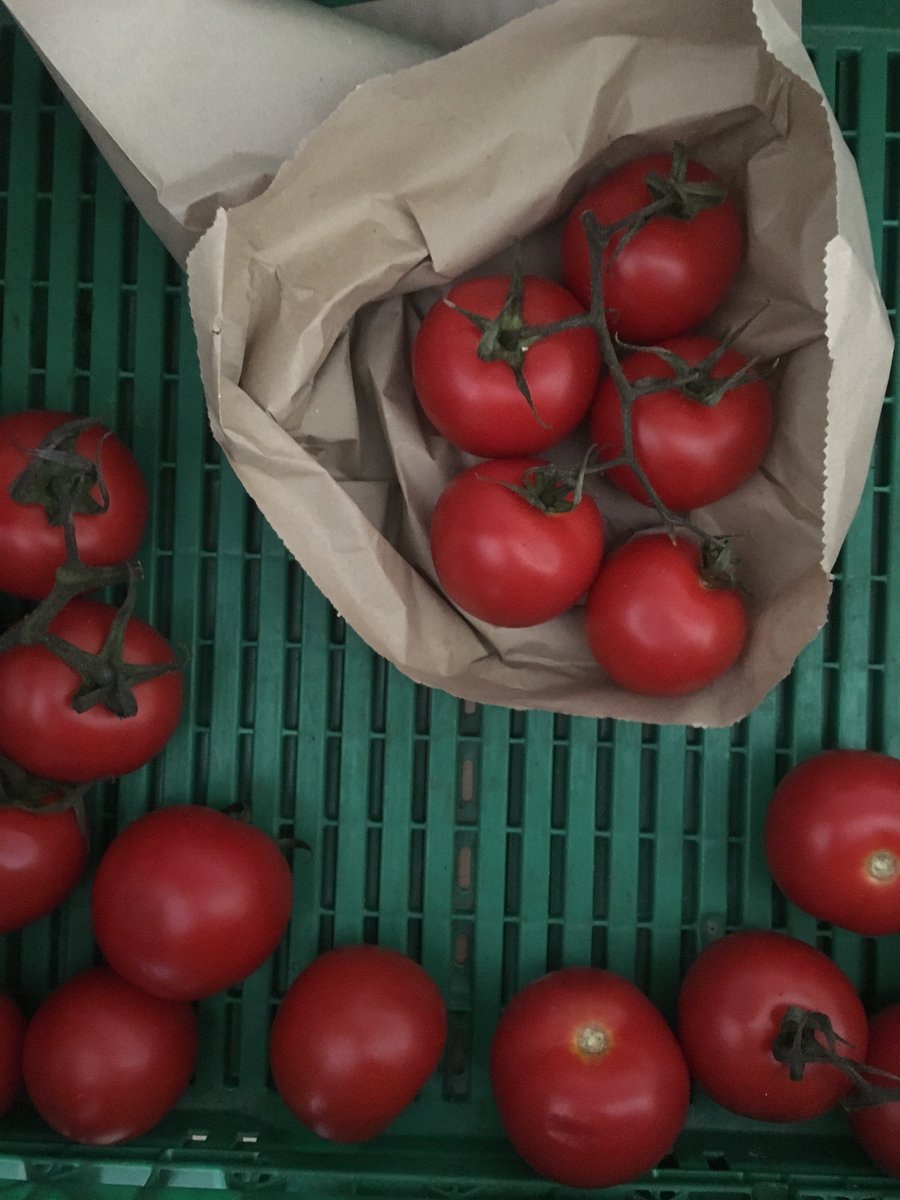 GreenerGranton's tweet photo. We are very grateful to #VegwareUK โค๏ธโค๏ธโค๏ธ for supporting our project and supplying with free #CompostableFoodBags and #CompostableContainers. They enable us to share donated food saving both the food and environment๐๐๐ https://t.co/LpSNjXnrgx