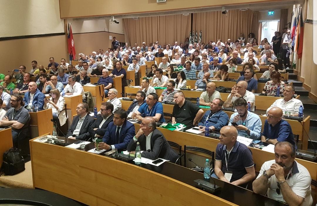 filcacislpuglia's tweet photo. Assemblea nazionale Filca, Delle Noci: "In #Puglia mettiamo già in pratica lo slogan, quello di 'fare rete'. Grazie alla sinergia con le altre categorie e con la #Cisl riusciamo ad essere punto di riferimento per migliaia di lavoratori".
#FilcaInRete #NoiCISLsiamo https://t.co/9gAI3ZYUbe