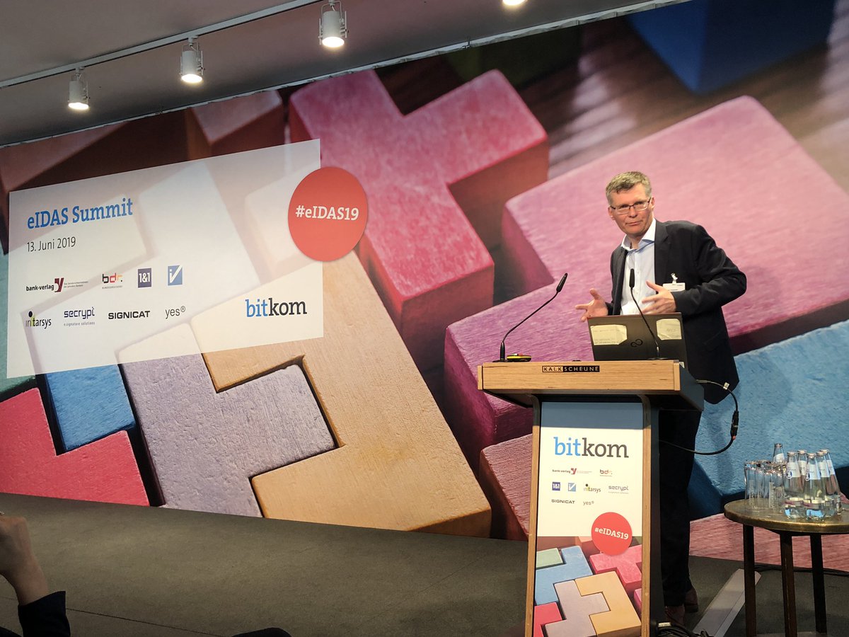 NamirialGroup's tweet photo. #eIDASSummit19 - Norbert Sagstetter @EU_Commission reminding about key principles for #TrustServices in EU - QTSP „qualified everywhere“ in 🇪🇺 @bitkom_privacy
#DigitalSignature #eIDAS #eIDAS19 #ElectronicSignature #ESignature #QES ➡️ https://t.co/cWcUM3MxNA https://t.co/slwBdeWcLT