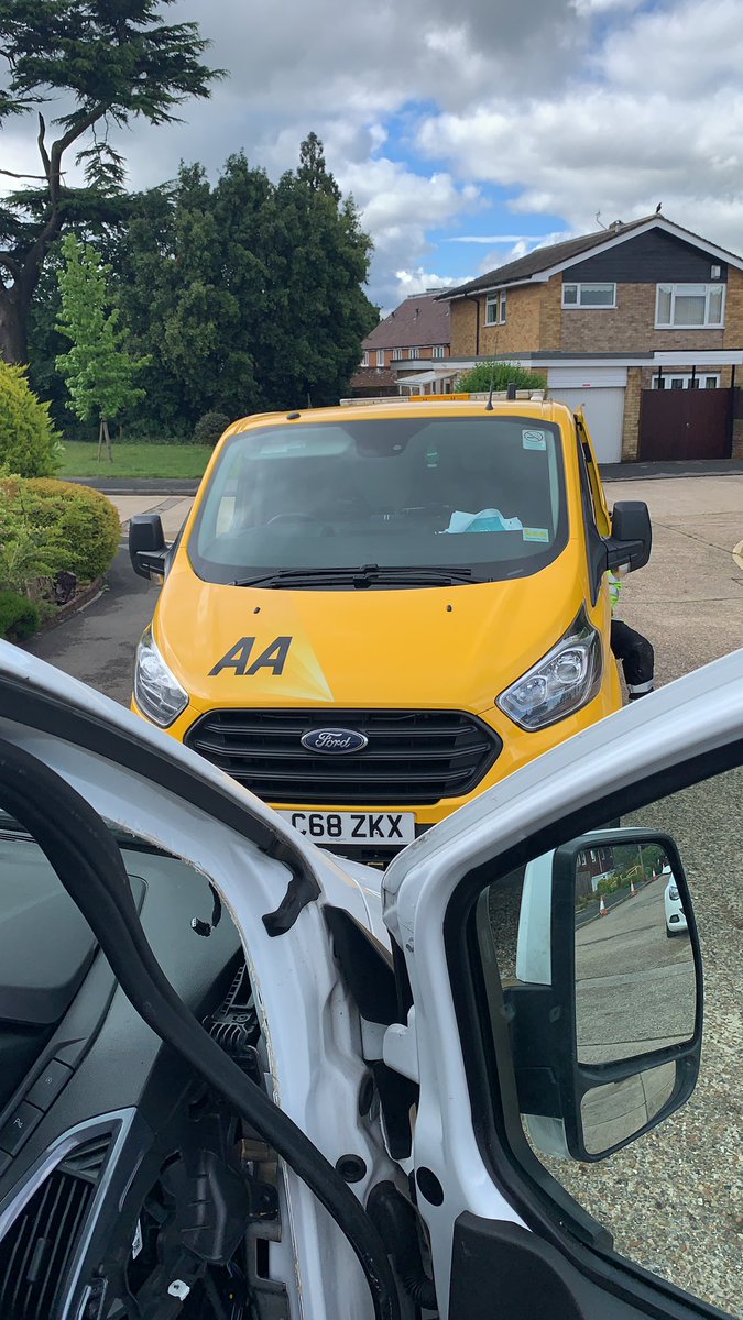 SkylightService's tweet photo. @Ford @forduk how can an 18 plate custom need 3 Body control Units due to water ingress in less than a year? I will be getting legal advice as this van is a dud https://t.co/BmbqnXfRcE
