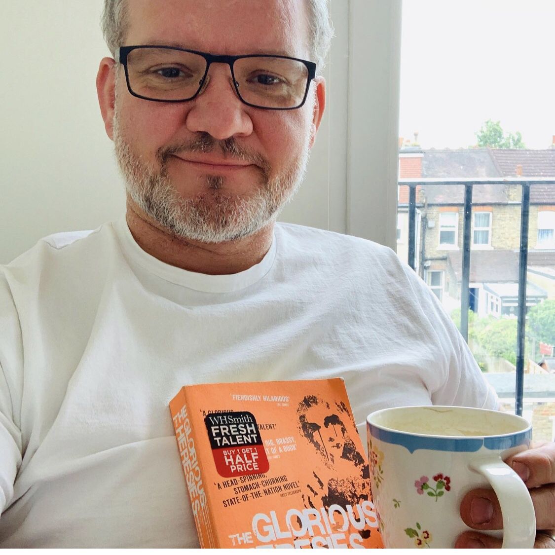 EalingReading's tweet photo. Ealing entrepreneur and family man @apieroux with ‘The Glorious Heresies’ by Lisa McInerny for our #EalingRecommends series.
He says “The author has a knack for showing personalities in language and telling a tale for sure. I’m looking forward to reading more!”
#GetEalingReading https://t.co/Qd4wGi2Dxp