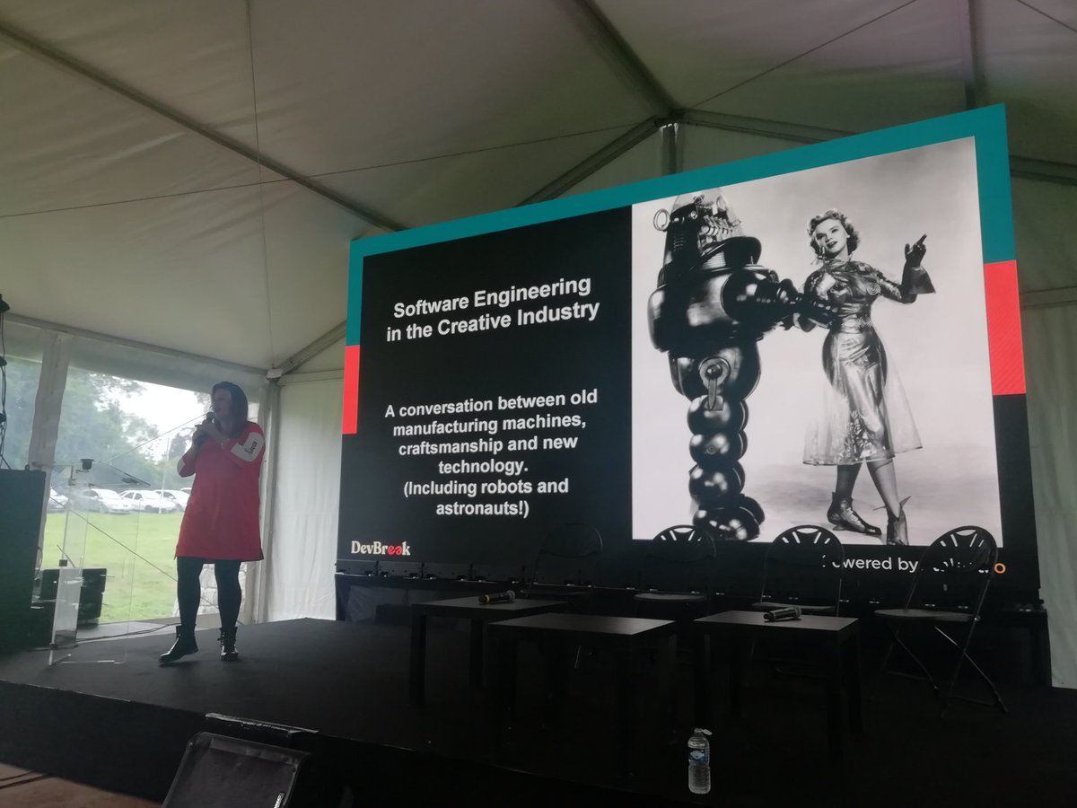 int0x20's tweet image. Lisa Lang from @TPH_Group is kicking off the #DevBreak19 with a question about what are we going to wear in the future and a shoutout to Icarus and his wings!