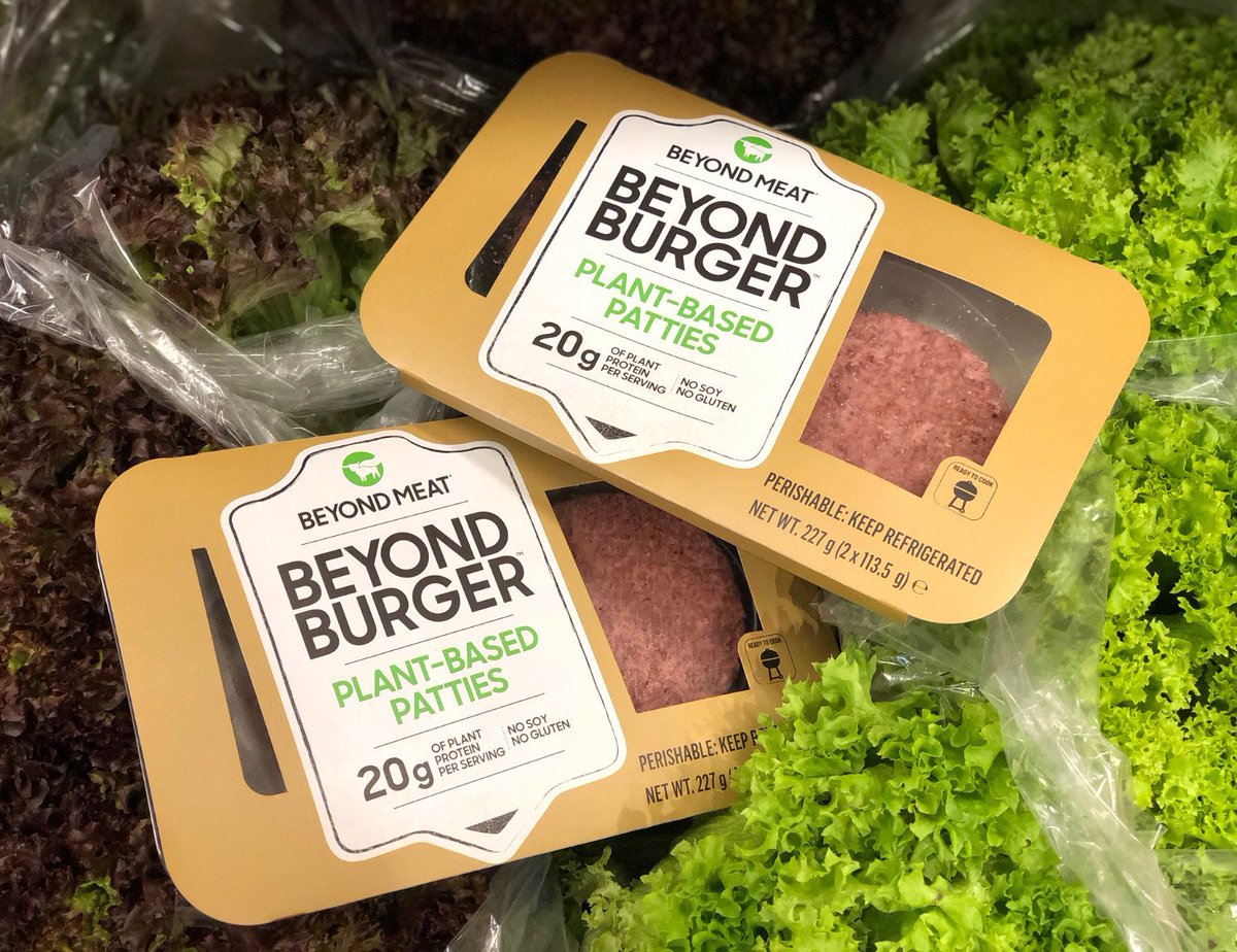 Buchmuehlen's tweet photo. Begehrt und oft schnell weg. Wenn Sie sichergehen möchten einen der leckeren veganen Beyond Burger zu bekommen, bestellen Sie bis Freitag 11:00 Uhr telefonisch vor (02054 / 4587) und Sie können am Samstag Ihren Burger entspannt abholen 🍔 #vegan #burger #vegetarisch #beyondburger https://t.co/1Fi5LnyYXz