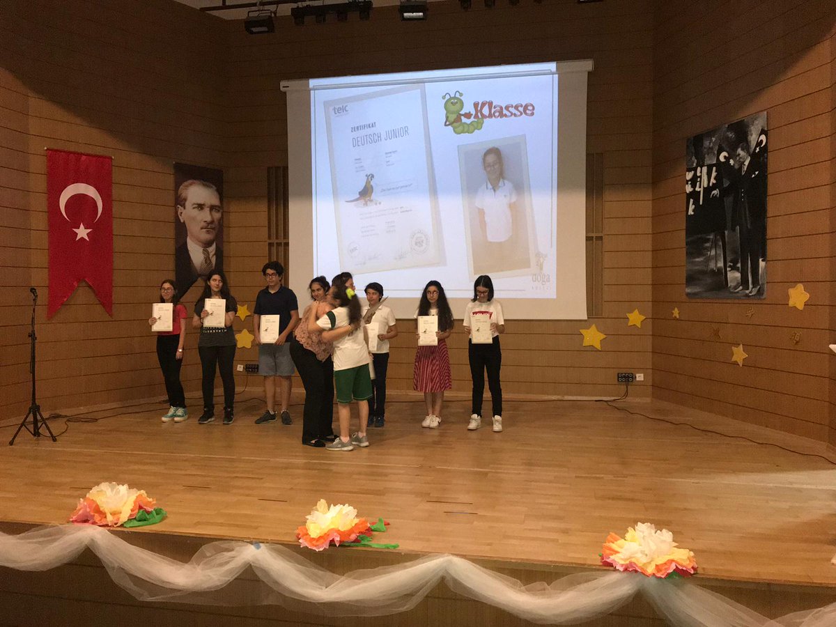 Leziz Tunçel (@leziz72) on Twitter photo Telc A1 Junior sınavına katılan öğrencilerimize sertifikalarını törenle verdik. DAS Akademie jest olarak öğrencilerimize pasta gönderdi. DAS Akademie' ye çok teşekkür ederiz. :) <a href="/UdoKywall/">Udo Kywall</a> <a href="/DogaAlmanca/">Doğa Koleji Almanca</a> <a href="/melih83official/">Melih T.</a> <a href="/DAS_Akademie/">DAS Akademie</a> <a href="/KvancBarlas/">Kıvanç Barlas 🇹🇷</a> Telc A1 Junior sınavına katılan öğrencilerimize sertifikalarını törenle verdik. DAS Akademie jest olarak öğrencilerimize pasta gönderdi. DAS Akademie' ye çok teşekkür ederiz. :) <a href="/UdoKywall/">Udo Kywall</a> <a href="/DogaAlmanca/">Doğa Koleji Almanca</a> <a href="/melih83official/">Melih T.</a> <a href="/DAS_Akademie/">DAS Akademie</a> <a href="/KvancBarlas/">Kıvanç Barlas 🇹🇷</a>