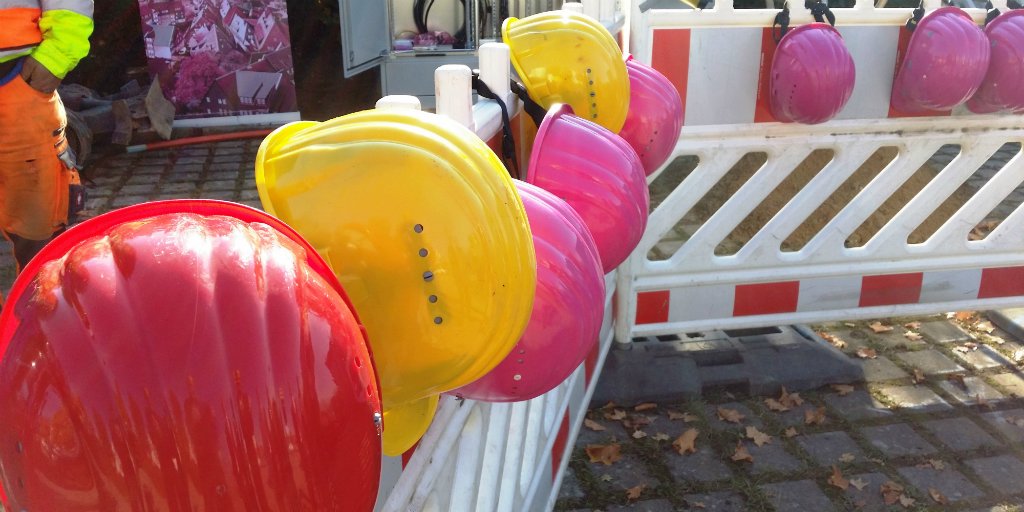telekomnetz's tweet photo. Jetzt schnelles Internet für #Dohma in den Ortsteilen #CottaA und #CottaB. Rund 300 Haushalte profitieren vom #Glasfaser-Ausbau mit Bandbreiten bis zu 100 MBit/s. Mehr Tempo bei der #Telekom buchen. #Dabei #wirbauenweiter #Telekomwall ^Georg https://t.co/5zAoKry81D
