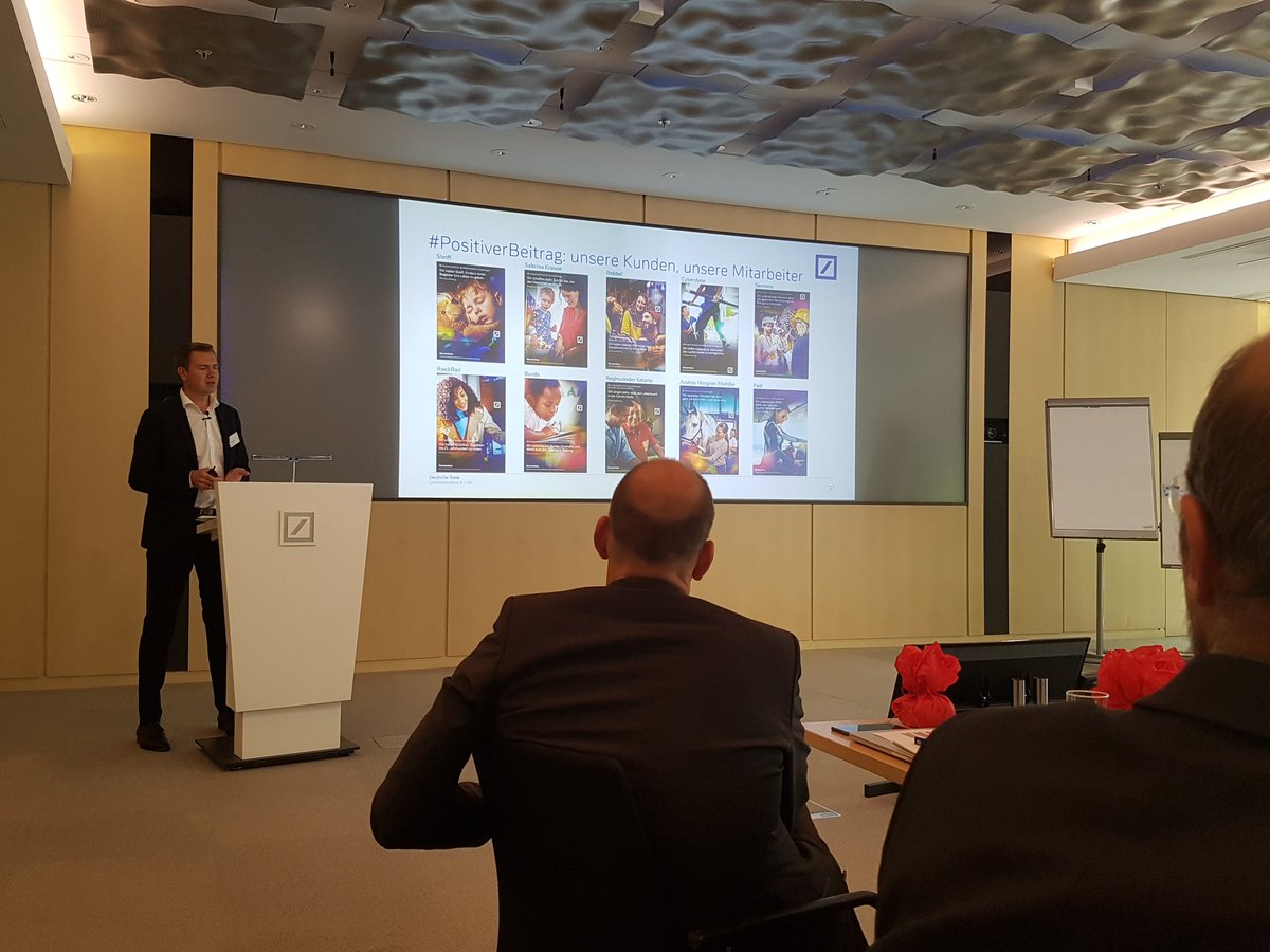 ReinhardMuehe's tweet photo. Danke an @ralfdrescher für den sehr informativen Vortrag zum Thema "Kommunikation in turbulenten Zeiten." #webxf #frankfurt #deutschebank https://t.co/WS3EJifg4P