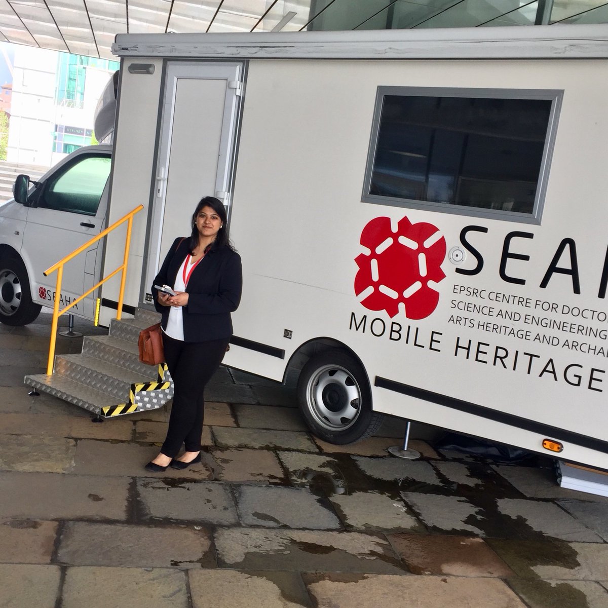 LesleyJ15846963's tweet photo. Aditi is ready with the mobile lab to show our Oddy test demo #lovecxd #icon19 #seaha https://t.co/zcdUm126Gz