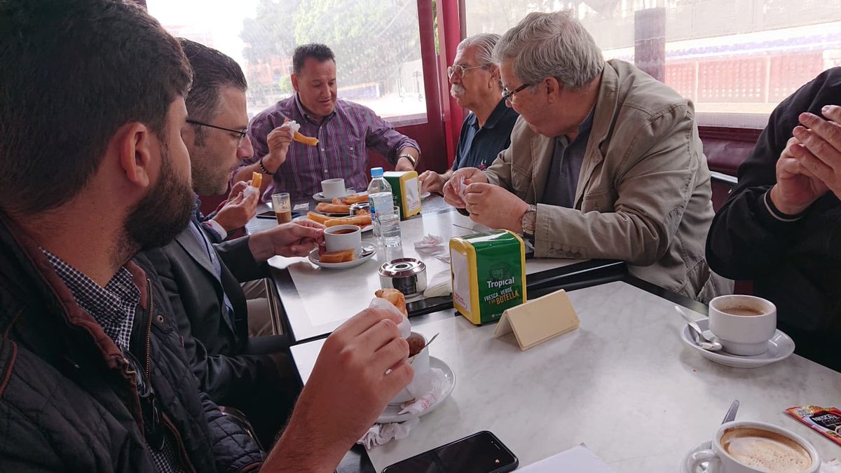 PabloEspinosaHA's tweet photo. Desayuno de @JorgeLahoudH con un grupo de amigos del Partido Popular. Hasta la próxima en julio !!! https://t.co/AlpXwIxGZC