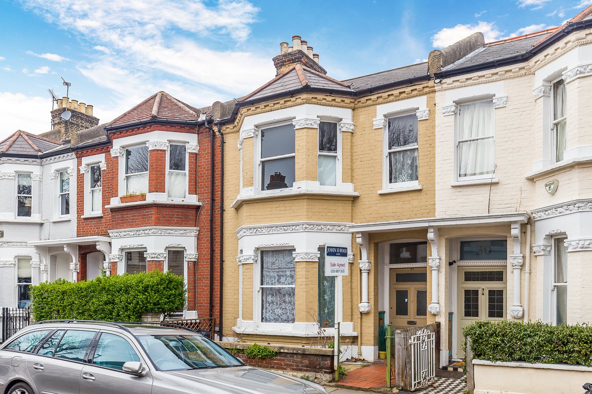 #Sold After agreeing the sale on the first day of viewings we have successfully #exchanged on this, 1,712 square foot, #Victorian freehold house on the tree-lined Cicada Road. We were asking £1,200,000. #Thereisamarket #JDW #Wandsworth