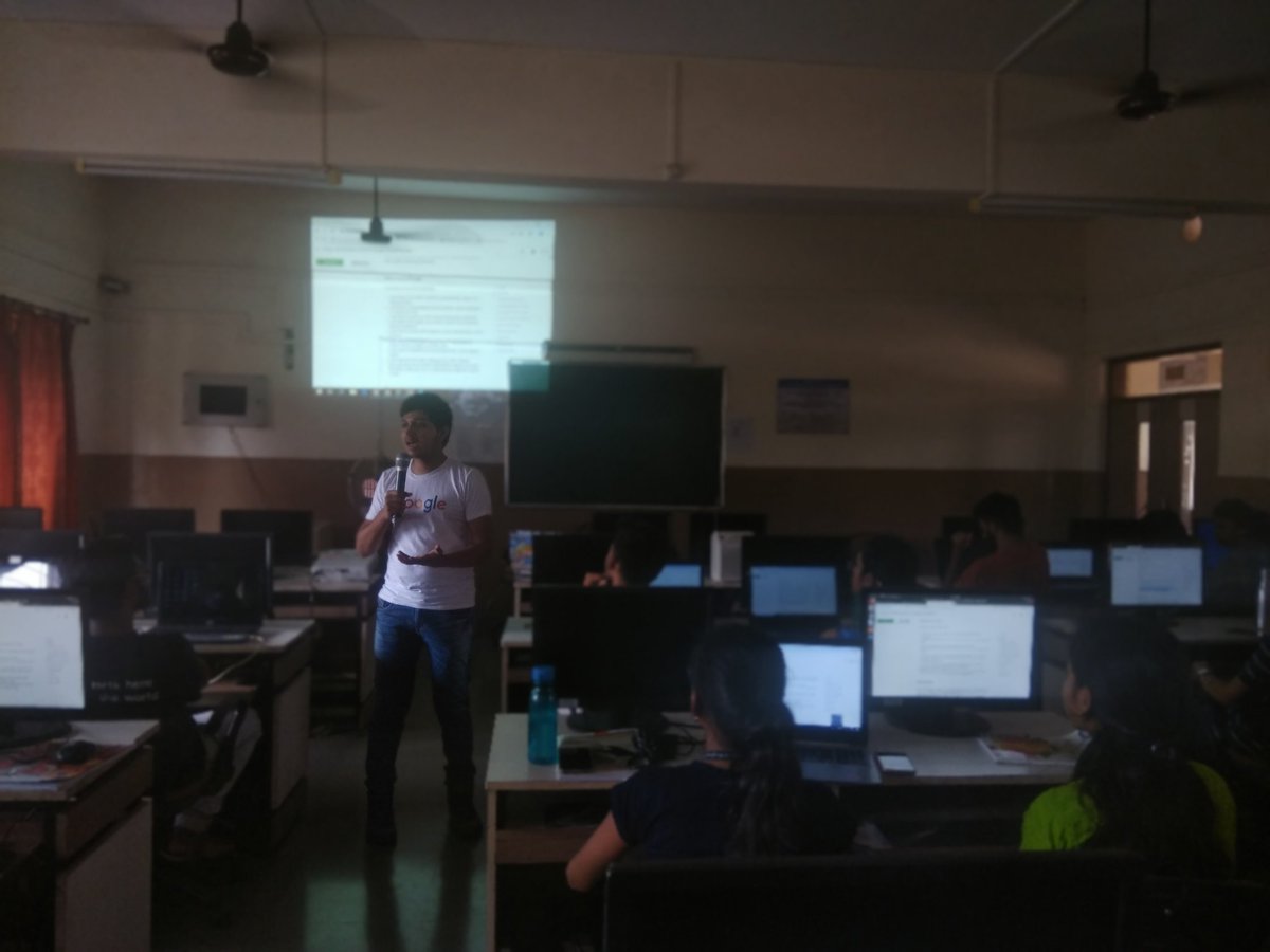 jethwa_smit's tweet photo. Started with GCP Essentials
Students are exploring the Qwiklabs...and excited to complete their 1st quest!
By @ialimustafa & @GCDC_Mumbai
#SJCEM
@biswajeet_137 @GoogleCloud_IN @googledevs @karthik_padman @dattaniharsh #StudyJam #StudyJamIndia https://t.co/4LTRrKsEAI