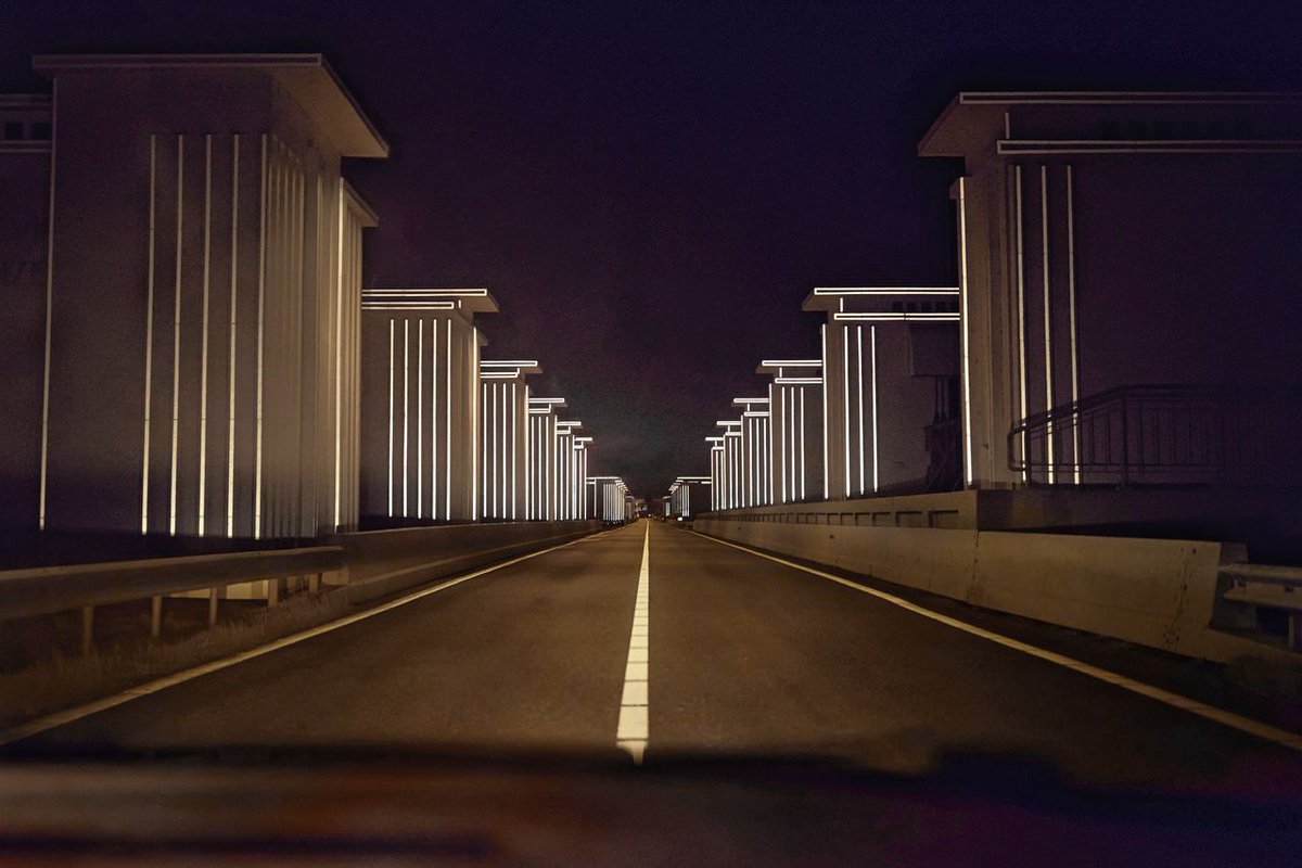 Leren van de natuur:
De lantarenpaal van de toekomst
De luchtstofzuiger
De smogfree ring

Mens en dier: is er en vraag, zoek het antwoord
.Zoek de balans tussen humaniteit en economische vooruitgang.
#aig2019
#DaanRoosegaarde