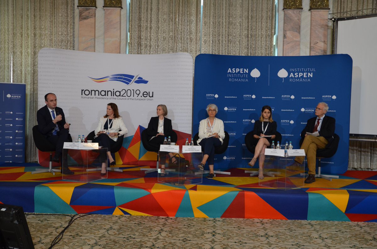 aspen_romania's tweet photo. Last panel of the day: "DigiTwins, Artificial Intelligence &amp; Genomics: maximizing the value of digital technologies in prevention and treatment in the EU"
⏺️Exploring synergies to enhance the role of #digital #health in strengthening health systems.
@ro2019eu https://t.co/6Fo2Ck4OPN