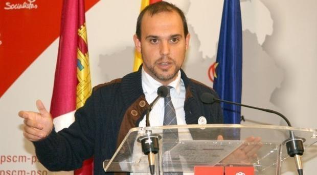 En C-LMHOY <a href="/PabloBellido_Az/">Pablo Bellido</a> nuevo presidente de las #Cortes regionales. Alcalde de Azuqueca de Henares casi dos legislaturas, diputado en el Congreso y ahora preside Las Cortes. 
cmmedia.es/listas-de-repr… 

#CMMRadio
Sintonízanos ahora📻