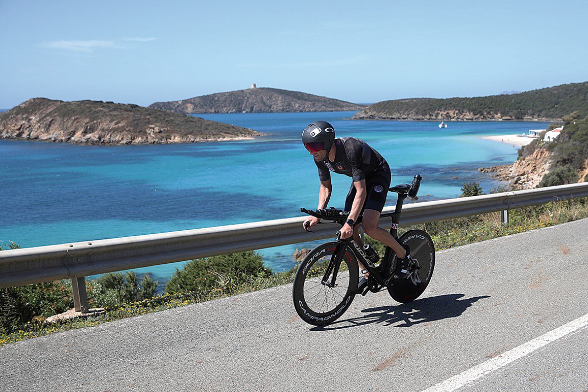 BinkMarino's tweet image. On the cover,
In de boeksjes,
#binksbase @topsportbeldefence @bioracer @ridleybikes #deanfast @campagnolobenelux @oakley @schwalbetires #SRMpower @triahleteitalia