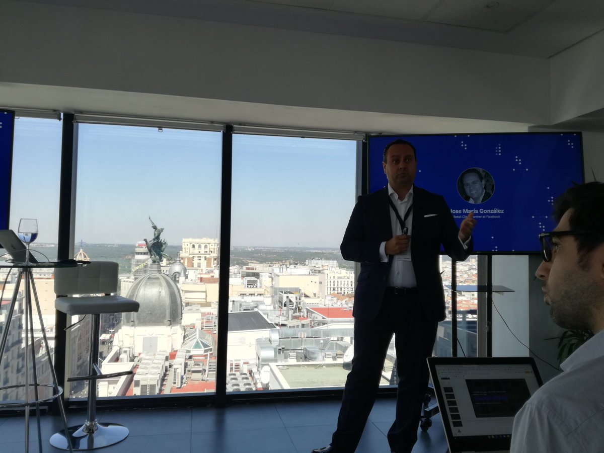 Arrancamos #MakeMeSel, con @MakeMeReach, con la intervención de José María González, CP retail de <a href="/facebook/">Facebook</a>, que hablará sobre la disrupción móvil en #retail