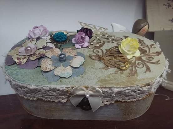 myplumtree1's tweet image. A few of my recycled shabby chic, decoupage  boxes. 
Love making these💖 love recycling 💖