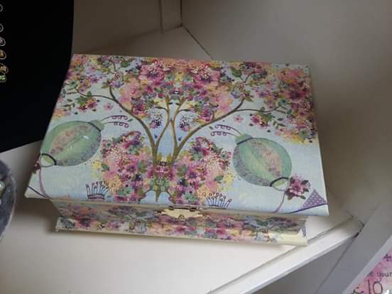 myplumtree1's tweet image. A few of my recycled shabby chic, decoupage  boxes. 
Love making these💖 love recycling 💖
