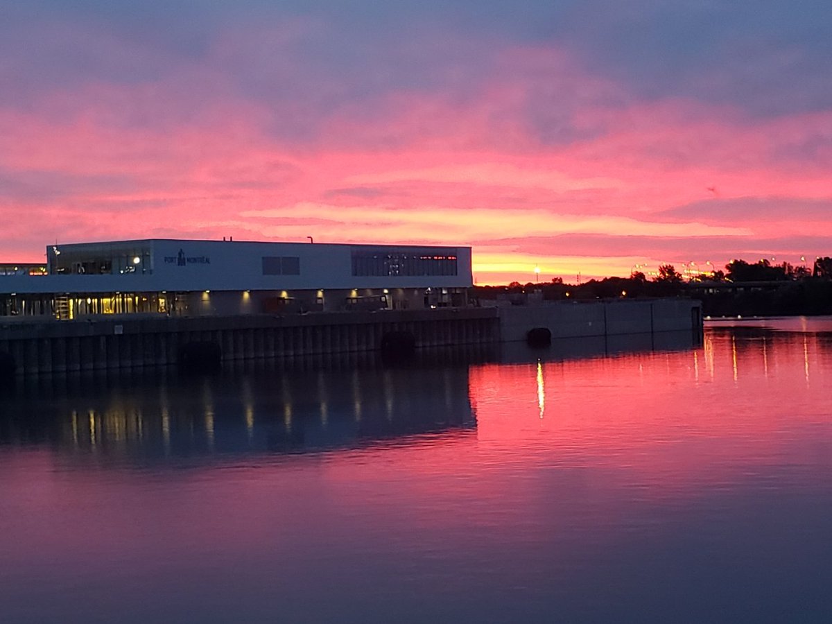 Aujourd'hui, c'est le grand #RDVannuel d'Anges Québec où investisseurs, entrepreneurs et partenaires du capital de risque se réunissent pour célébrer nos #10ans. Vue magnifique ce matin! #GrandQuai