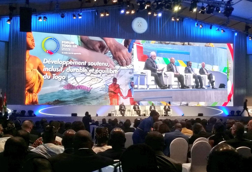 Lomé, now: 4 mature men talking #inclusivedevelopment at #ForumTogoEU. Ain't there some perspectives missing at that table to make it inclusive? Why do we always copy the same patterns? #nothingaboutuswithoutus #manel #youthnow