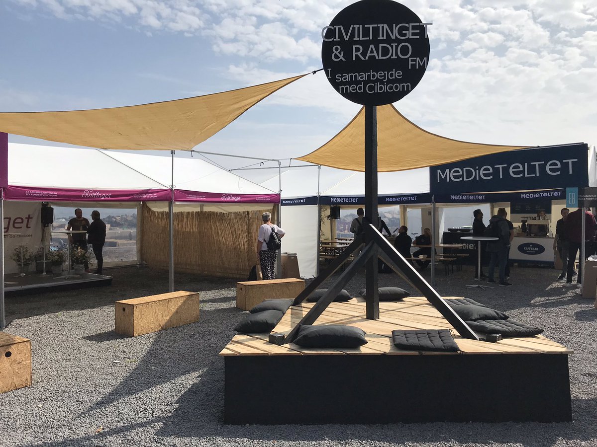 Så går det løs igen og vi er klar i Medieteltet sammen med <a href="/cibicom/">KM</a> <a href="/Eniig_dk/">Eniig</a> @Waoo @Danskemediedistributører.
Og ikke mindst <a href="/RadioFolkemoede/">Radio Folkemødet</a> 😎