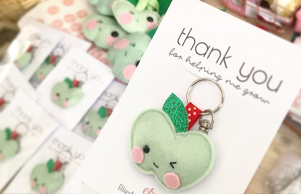 SilentBookHull's tweet photo. Thanks Teach! 🍏 My handmade teacher gift key rings are 4.50 and because I’m quite matchy-matchy, there are lots of other coordinating gifts available to order too #teamgreen #leangreenteachingmachine #thanksforhelpingmegrow #teachergifts https://t.co/NQaICy5eyE