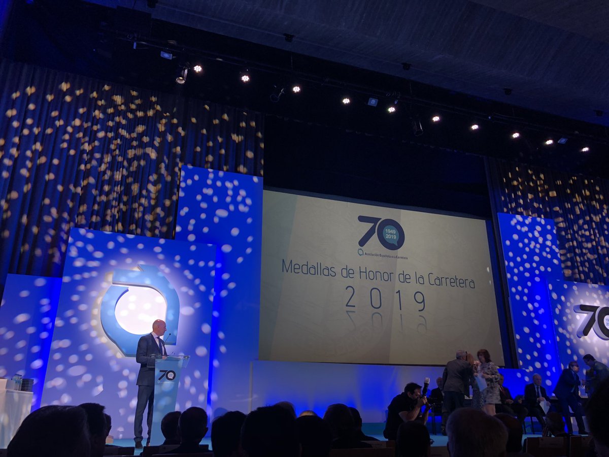 Empezando acto entrega de medalllas de Honor de la Carretera #MedallasAEC <a href="/aecarretera/">@aecarretera</a> <a href="/TSystems_Iberia/">T-Systems Iberia</a>