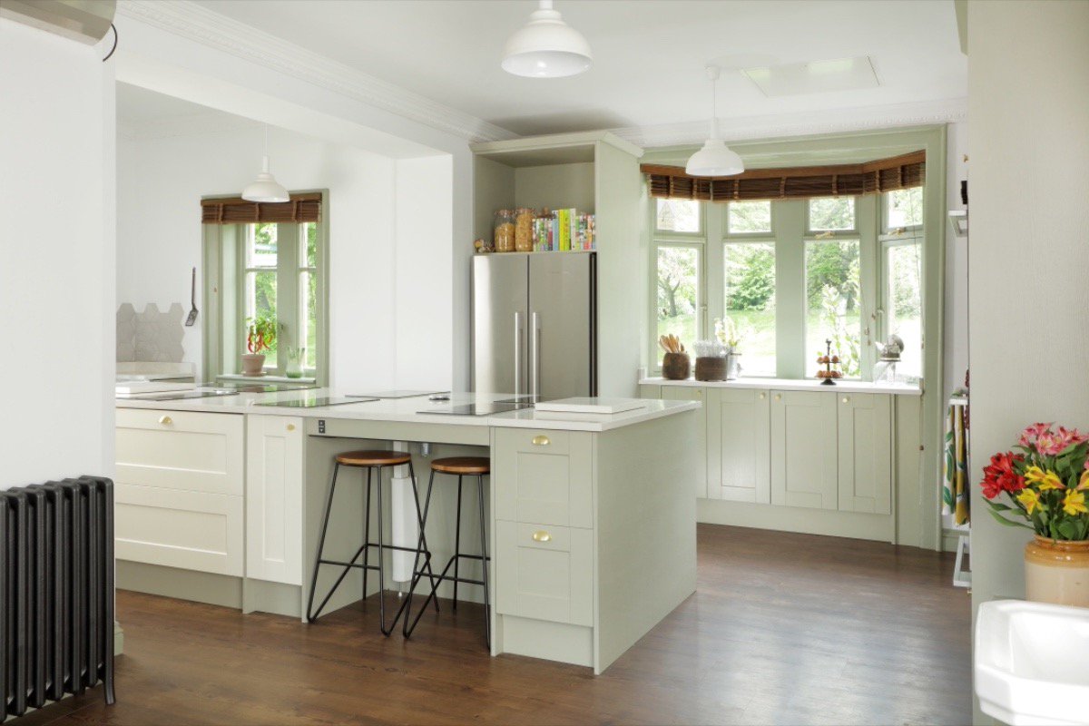 GastroDirectUK's tweet photo. We're happy to have been part of such a great project for Life Kitchen, donating &amp; installing the new kitchen. Many thanks to one of our suppliers DPS Tableware for the crockery! @DPSTableware @GastroNorth_UNG @LifeKitchen https://t.co/yqYg4CGDwM