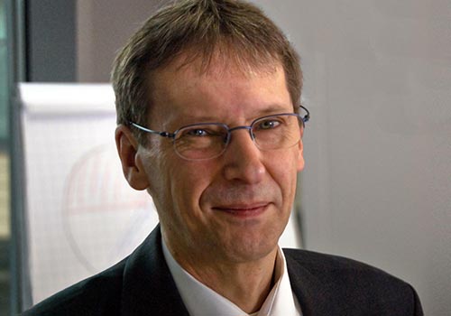 JAXenter's tweet photo. „Kommunikation zwischen allen Beteiligten, einheitliche Tools und Transparenz sind im Datenbanksegment unabdingbare Kriterien“ https://t.co/o0xKLprqez  Unser #Interview mit Eero Mattila von @Quest_EMEA zu #datenbanken in #devops -- #devopscon #devopscon2019 @devops_con https://t.co/xoFXbvEWTz