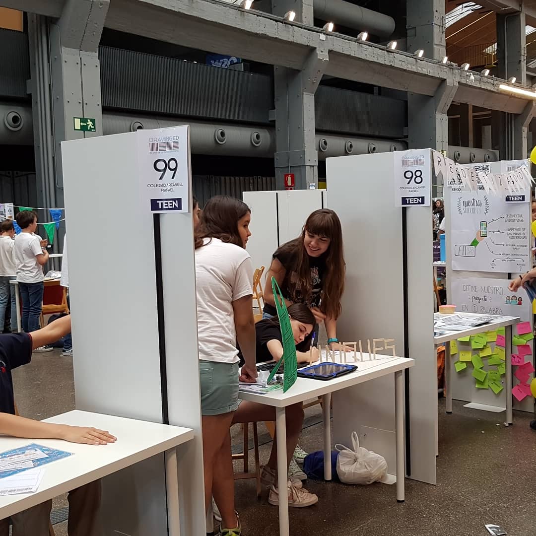 DrawingED25's tweet photo. Más proyectos teen en #DrawingED19 con Colegio Nazaret Oporto, Colegio Arcángel Rafael y @ColegioMalvar. Muy buen trabajo! https://t.co/A1duRN81Xq